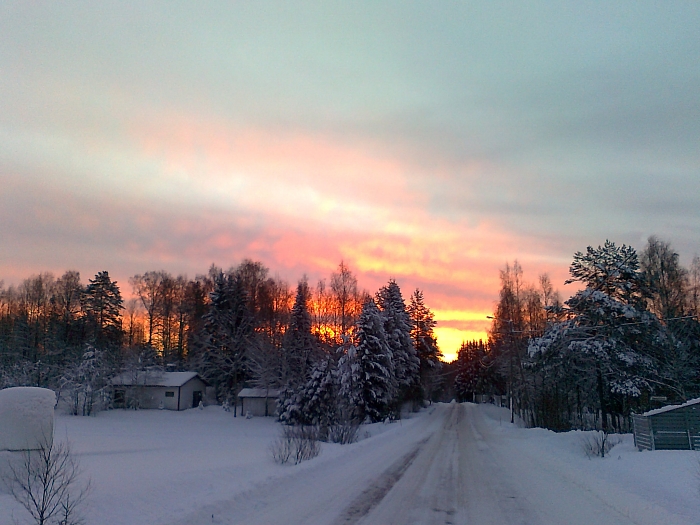 010  small Winter morning in Finland by Esko.jpg - 272946 Bytes